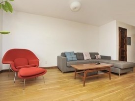 32-55 41st St Apartamentos