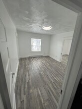 1627 Ash St, Unit 1 in Scranton, PA - Foto de edificio - Building Photo