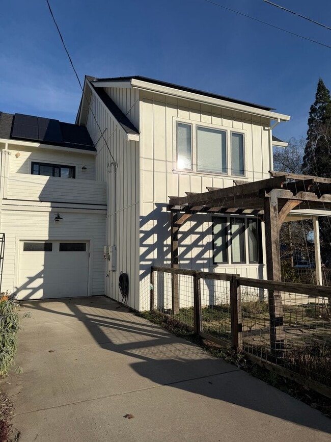 6277 SE 49th Ave in Portland, OR - Building Photo - Building Photo