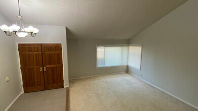 4816 Rocklin Dr in Union City, CA - Foto de edificio - Building Photo