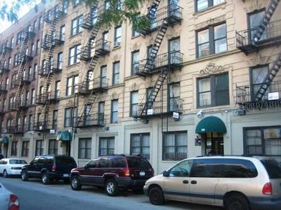 326 E 100th St in New York, NY - Building Photo - Building Photo