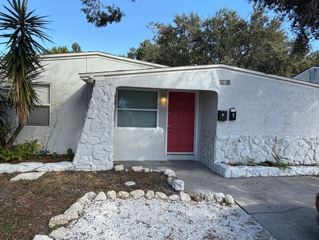 1210 46th St S in St. Petersburg, FL - Building Photo - Building Photo