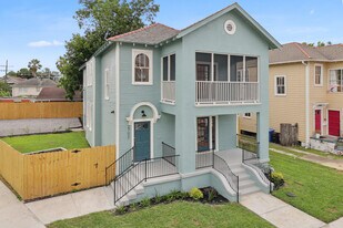 2700 Soniat St in New Orleans, LA - Building Photo