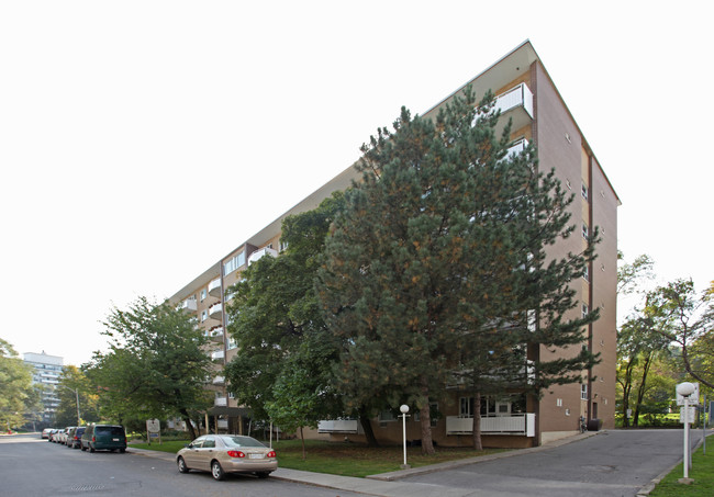 Red Pine Apartments in Toronto, ON - Building Photo - Building Photo