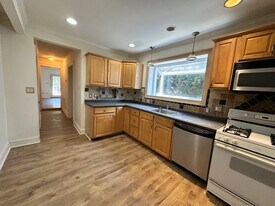 212 Jackson Ave, Unit 1 in Dunellen, NJ - Building Photo