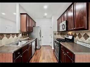 1384 Dolcetto Trce in Kennesaw, GA - Foto de edificio - Building Photo