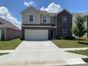 5296 Maywood Dr in Whitestown, IN - Building Photo - Building Photo