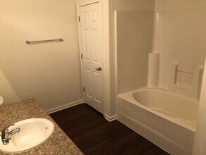 18 Millie Ln in Port Wentworth, GA - Building Photo - Building Photo