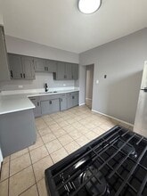 10401 S Ewing Ave in Chicago, IL - Foto de edificio - Building Photo