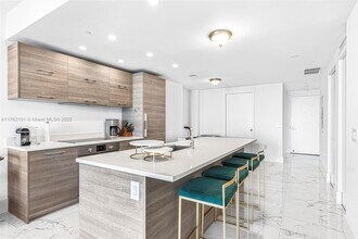 650 NE 32nd St, Unit 4903 in Miami, FL - Building Photo - Building Photo
