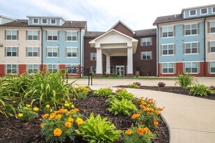 202 Magnolia Dr in Cedar Falls, IA - Building Photo