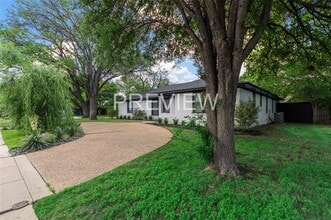 7107 E Mockingbird Ln in Dallas, TX - Building Photo - Building Photo