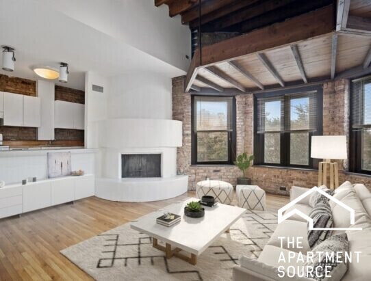 553 W Wellington Ave, Unit 3R