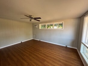 129 Wahikuli Rd in Lahaina, HI - Building Photo - Building Photo