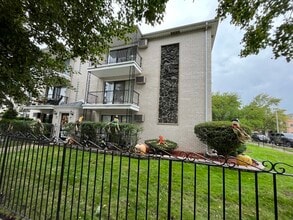 1601 Downs Dr in Calumet City, IL - Building Photo - Building Photo