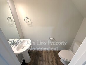 7703 E Lane Dr in Charlotte, NC - Building Photo - Building Photo