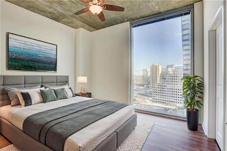 3324 Peachtree Rd in Atlanta, GA - Building Photo - Building Photo