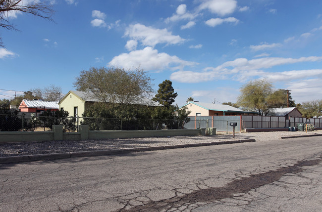 1211-1219 N Richey Blvd in Tucson, AZ - Foto de edificio - Building Photo