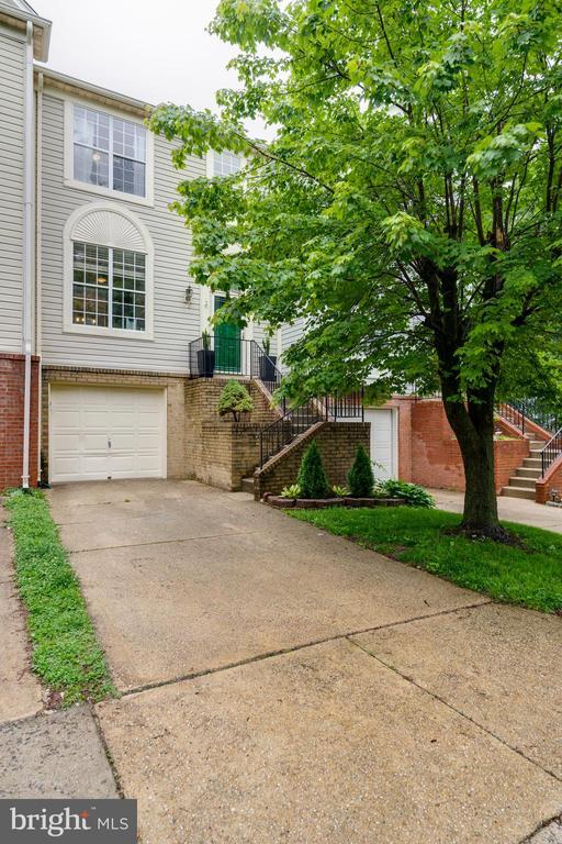 property at 2303 Massanutten Dr