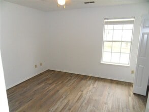 2937 N Fiesta Dr in Fayetteville, AR - Building Photo - Building Photo