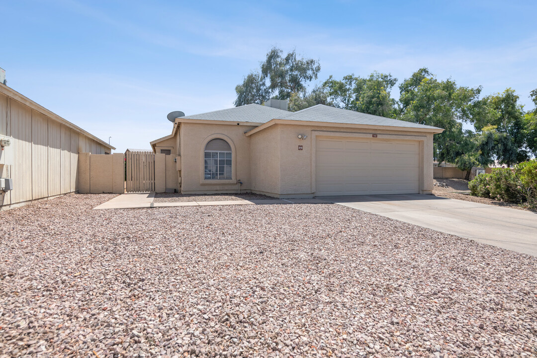 7455 W Greer Ave in Peoria, AZ - Building Photo