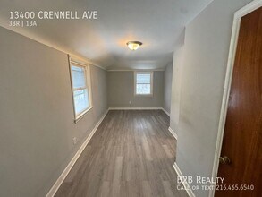13400 Crennell Ave in Cleveland, OH - Foto de edificio - Building Photo
