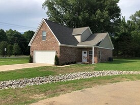 8 Shea Cv in Atoka, TN - Building Photo