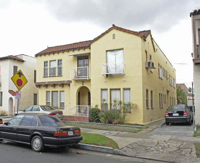 425 N Ogden Dr in Los Angeles, CA - Building Photo - Building Photo