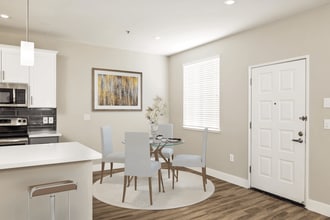 Bell Almaden in San Jose, CA - Building Photo - Building Photo