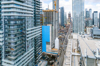 Halo Residences in Toronto, ON - Building Photo - Building Photo