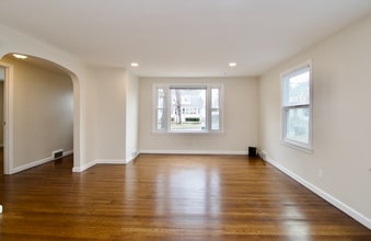 49 Rimmon Ave in Springfield, MA - Building Photo - Building Photo