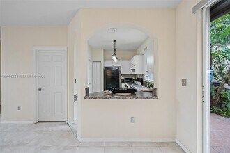 627 E Mowry Ct in Homestead, FL - Building Photo - Building Photo