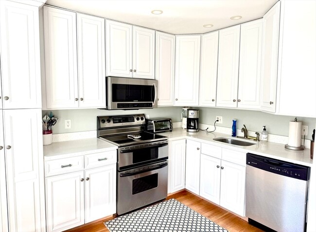 4 Spinnaker Hill Ln in Hull, MA - Building Photo - Building Photo