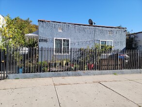 10966 S Broadway in Los Angeles, CA - Building Photo - Building Photo