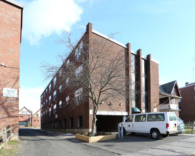 240 Laurel St in Hartford, CT - Foto de edificio - Building Photo