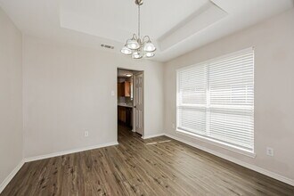 1308 Doris Dr in Mesquite, TX - Foto de edificio - Building Photo