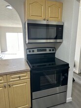 9972 SW 88th St in Miami, FL - Building Photo - Building Photo