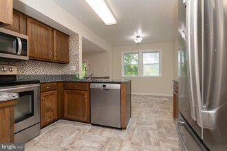 15107 General Stevens Ct in Chantilly, VA - Building Photo - Building Photo