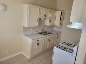 8357 Gardendale St, Unit 108 in Downey, CA - Building Photo