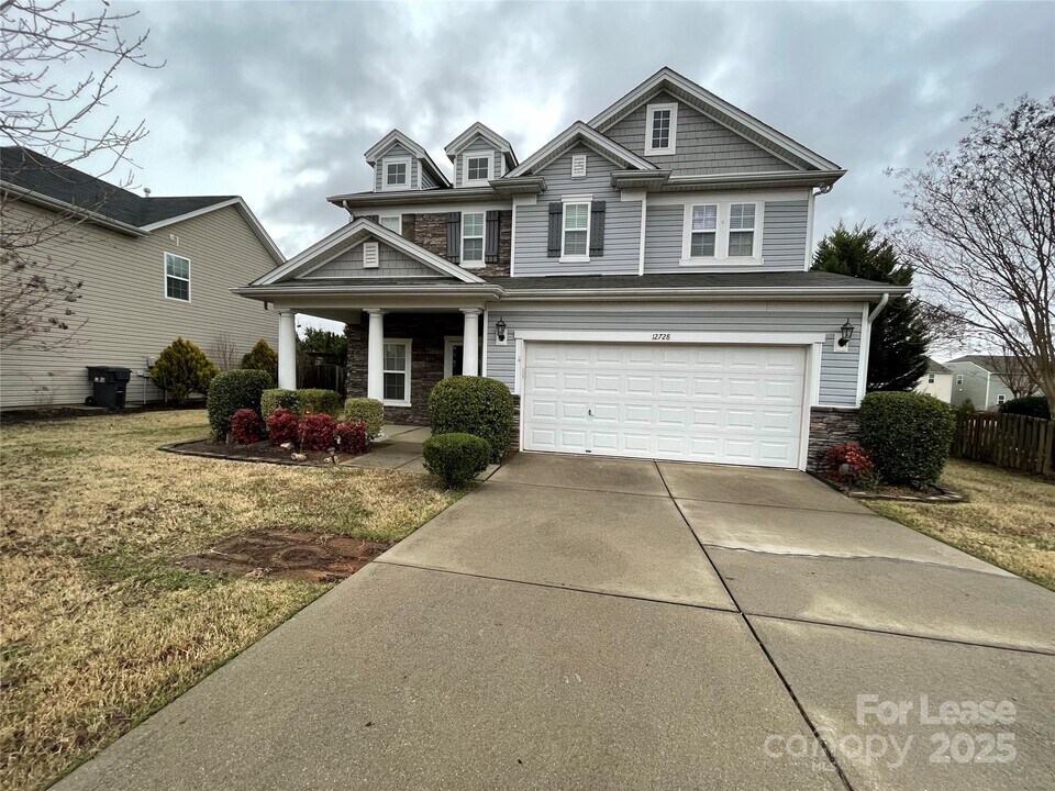 12728 Cumberland Cove Dr in Charlotte, NC - Building Photo