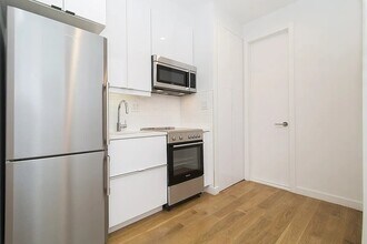 137 Thompson St in New York, NY - Foto de edificio - Building Photo