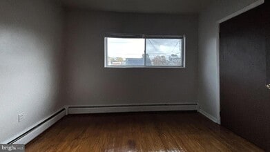 1606 Rhawn St, Unit 5 in Philadelphia, PA - Building Photo - Building Photo