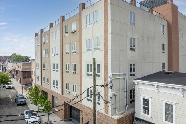 Green Roof Condominums in Guttenberg, NJ - Building Photo - Building Photo