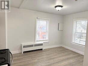 4711 River Rd in Niagara Falls, ON - Building Photo - Building Photo