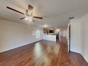 833 Chatham Walk Dr in Ruskin, FL - Building Photo - Building Photo