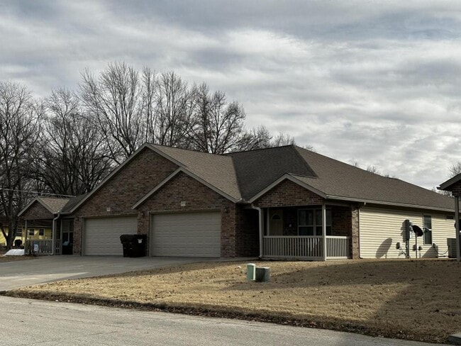 property at 822 15th St