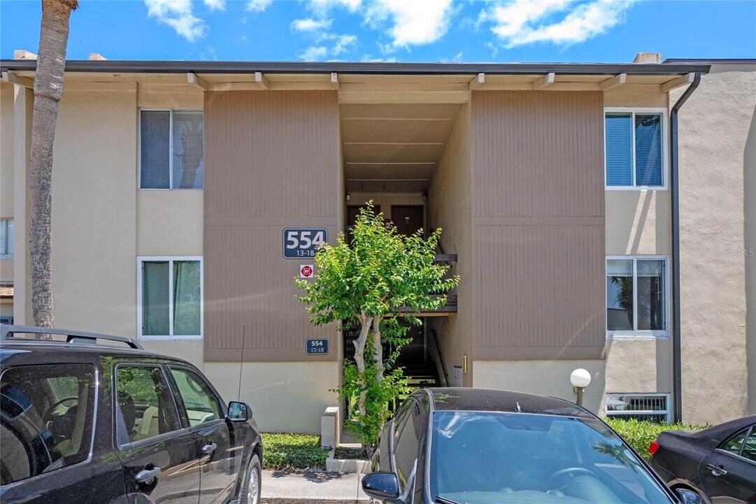 554 Orange Dr in Altamonte Springs, FL - Building Photo