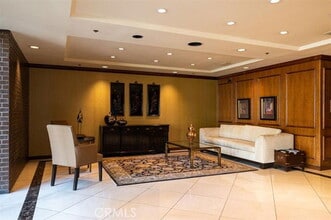 222 Monterey Rd in Glendale, CA - Building Photo - Building Photo