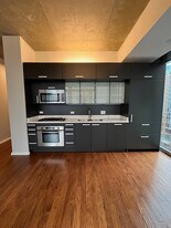 550 N Saint Clair St, Unit 1005 in Chicago, IL - Building Photo