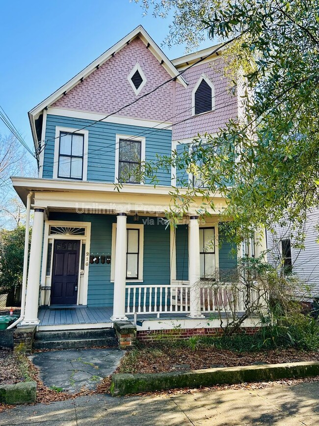 property at 216 N 6th St